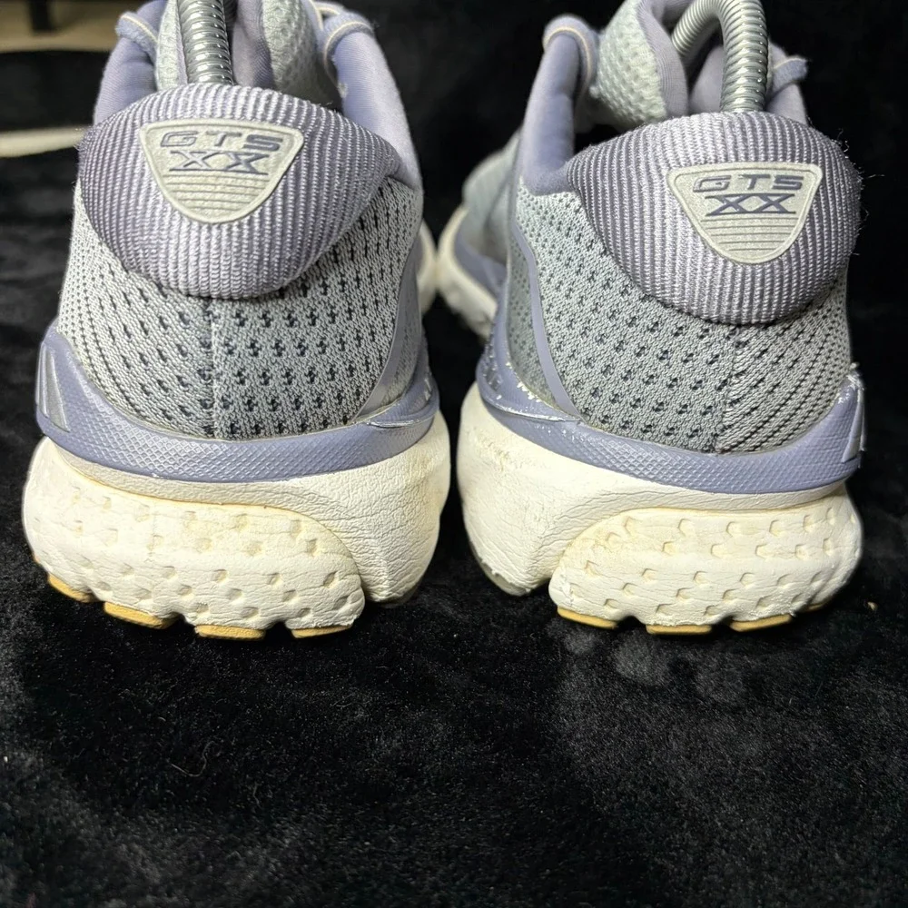 Brooks Adrenaline GTS 20 1202961B073 Women US 10.5 B Running Shoes Gray Sneakers